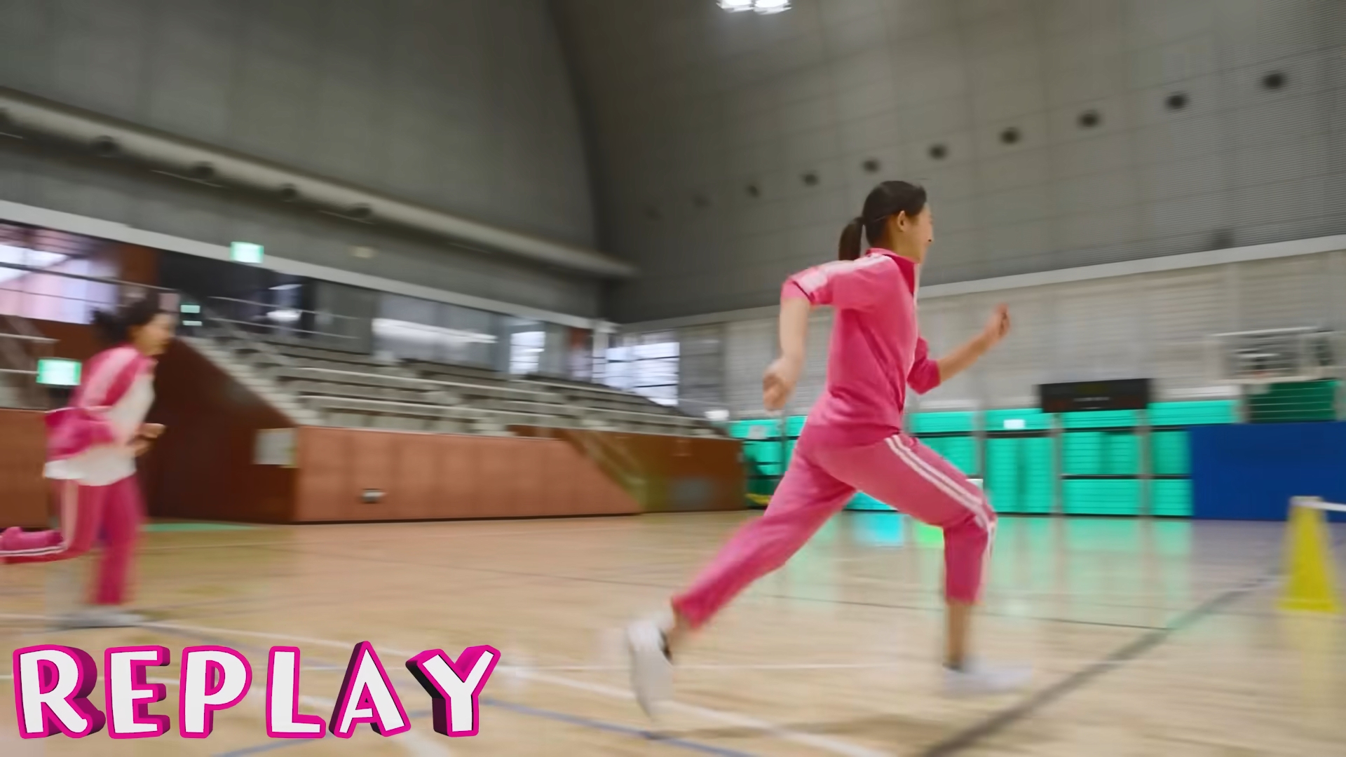 松﨑涼佳アナの画像集 vol.305