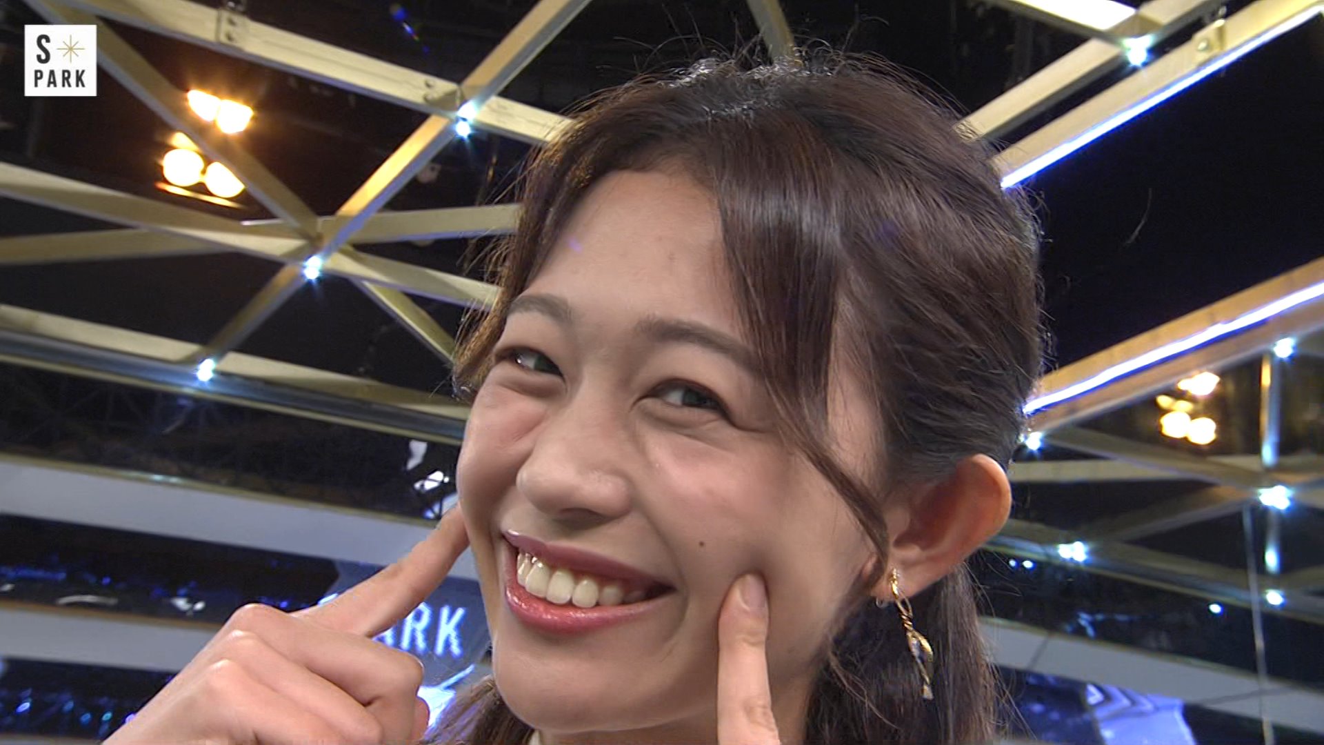 松﨑涼佳アナの画像集 vol.241