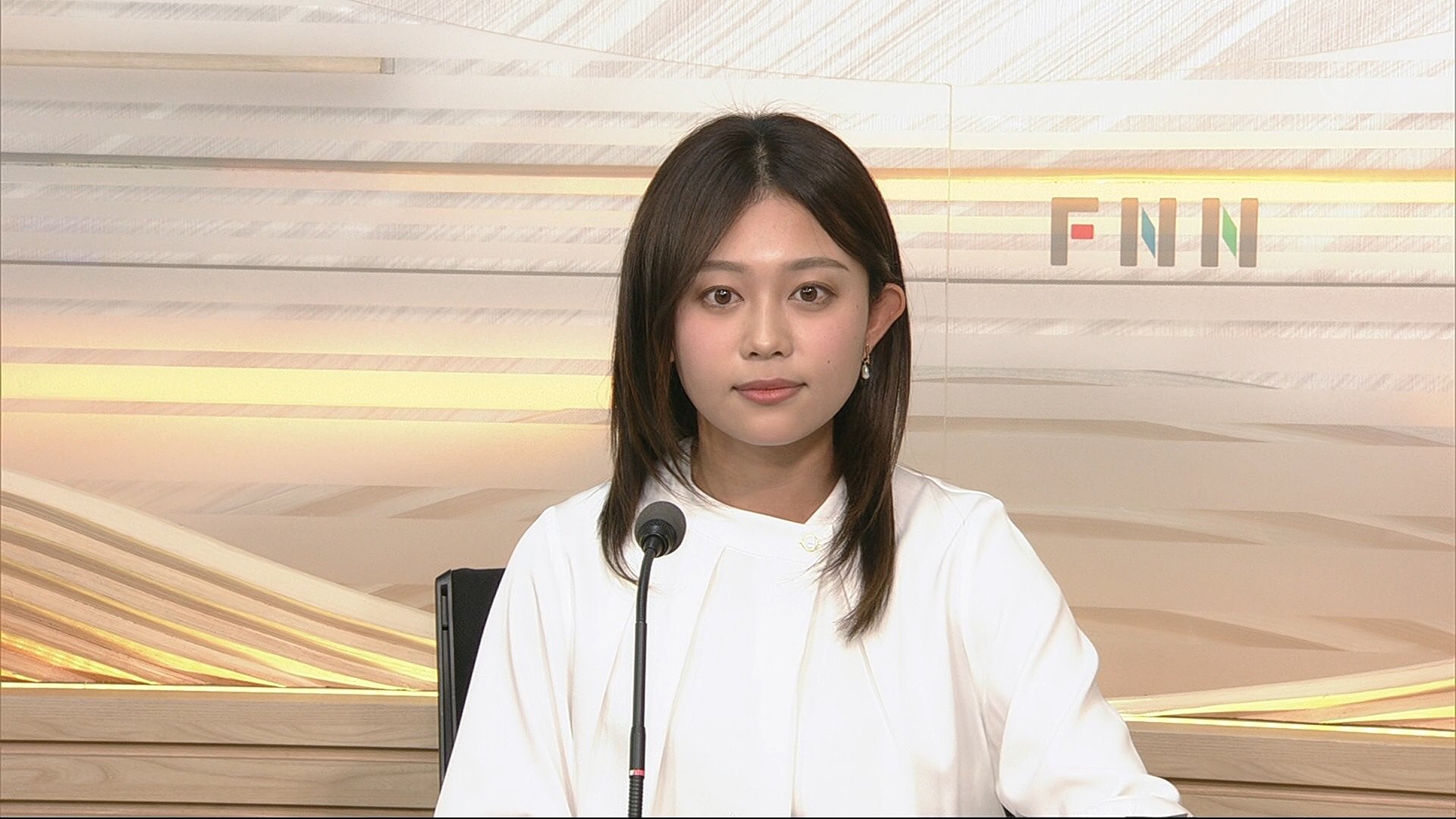 松﨑涼佳アナの画像集 vol.221